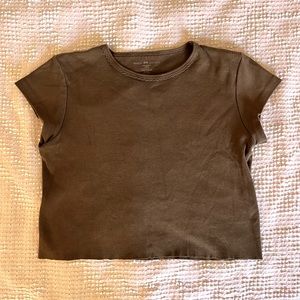 Brandy Melville cropped brown tee
